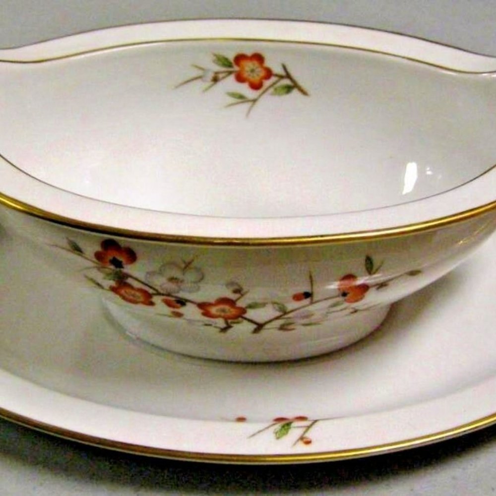 Noritake 5329 Gravy Boat w/ Attached Underplate - 1950's Japan - Stunning China